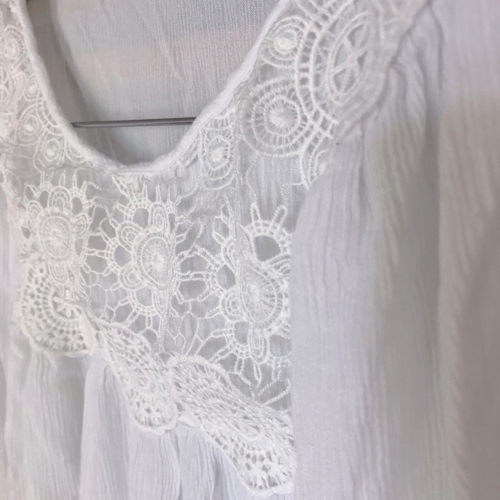 SUPER Pretty White Peasant Blouse - Picture 2 of 3